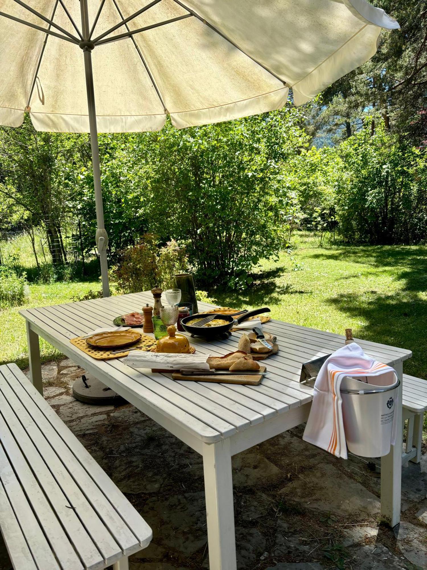 Large Riverside Chalet Near Gorges Du Verdon La Bastide  المظهر الخارجي الصورة